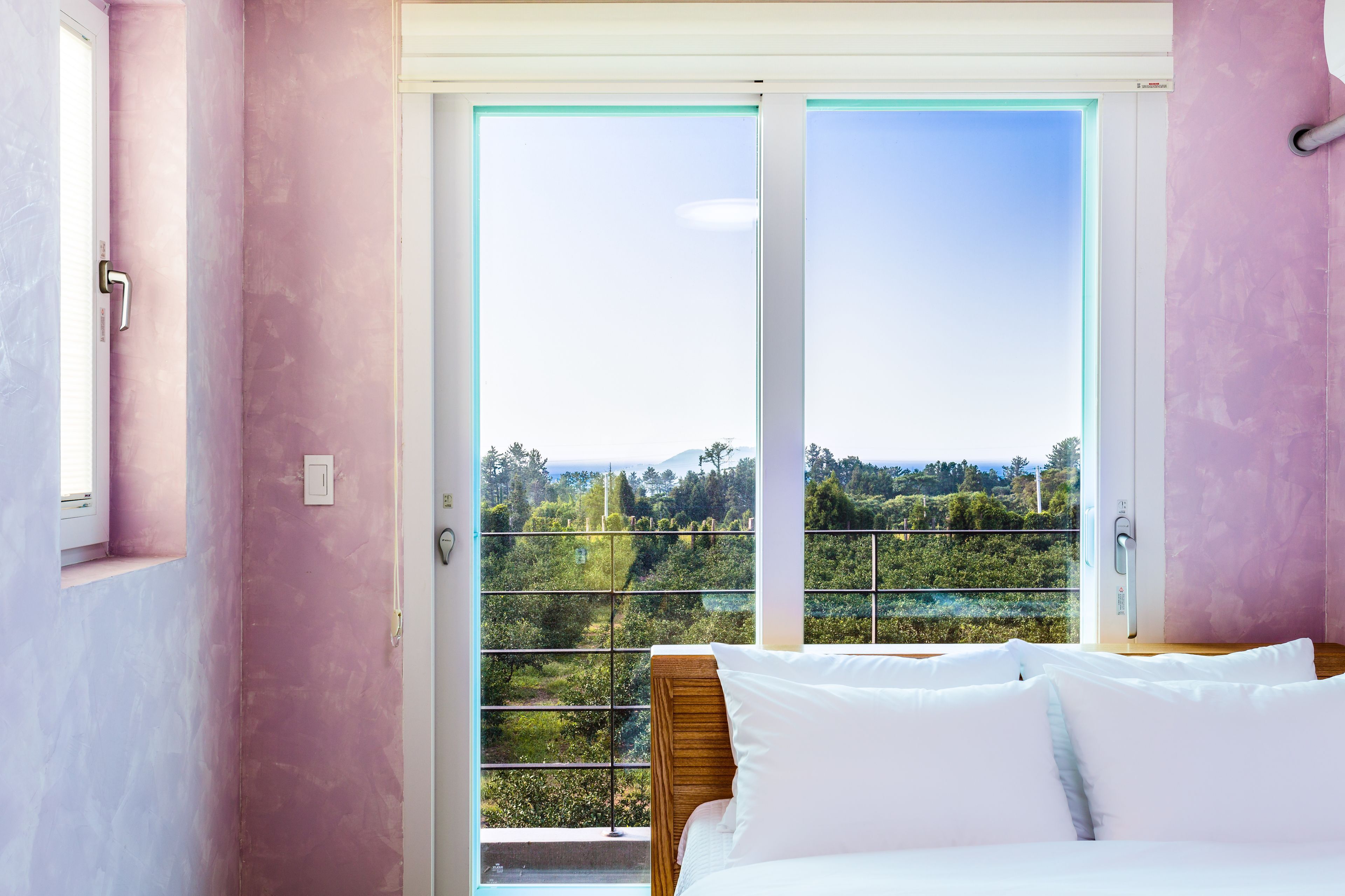 Premium bedding, desk, blackout drapes, soundproofing