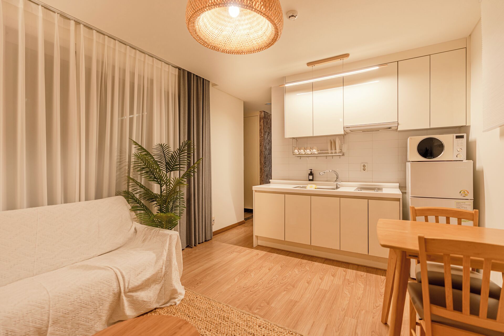 Family House (25py Largo or Adagio) | Private kitchen | Fridge, microwave, electric kettle, rice cooker