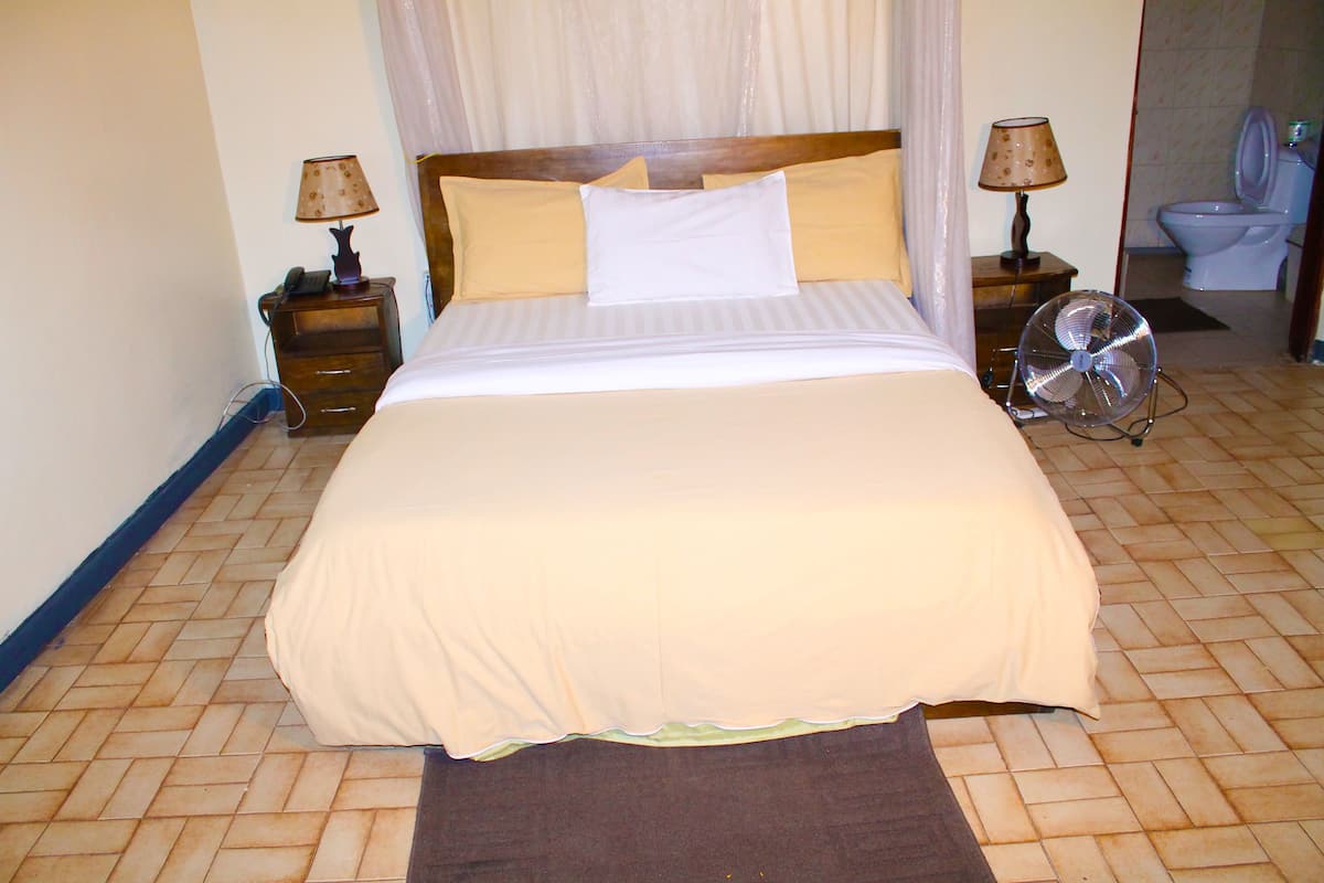 Standard Double Room | Desk, free WiFi