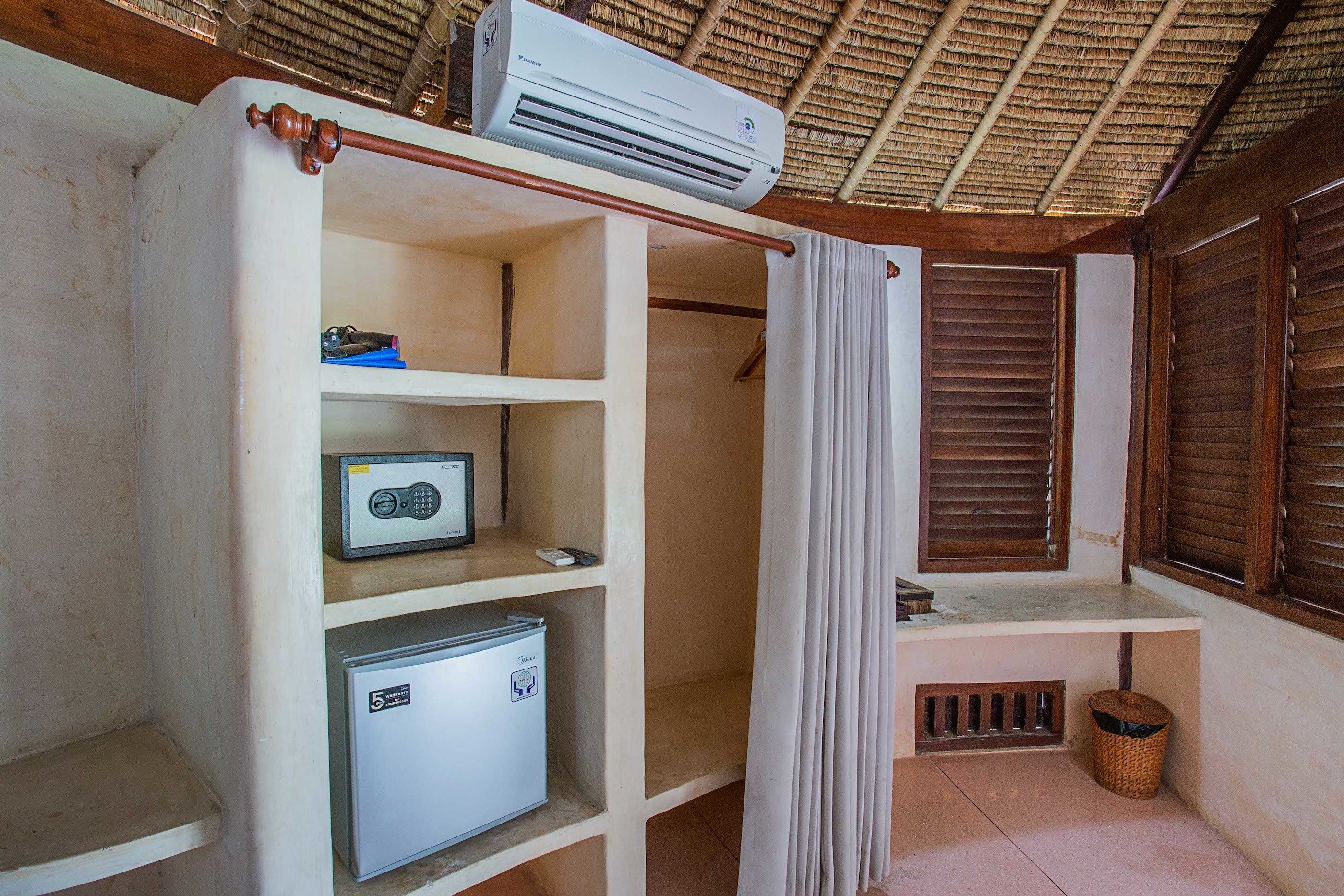 1 bedroom, in-room safe, desk, blackout curtains