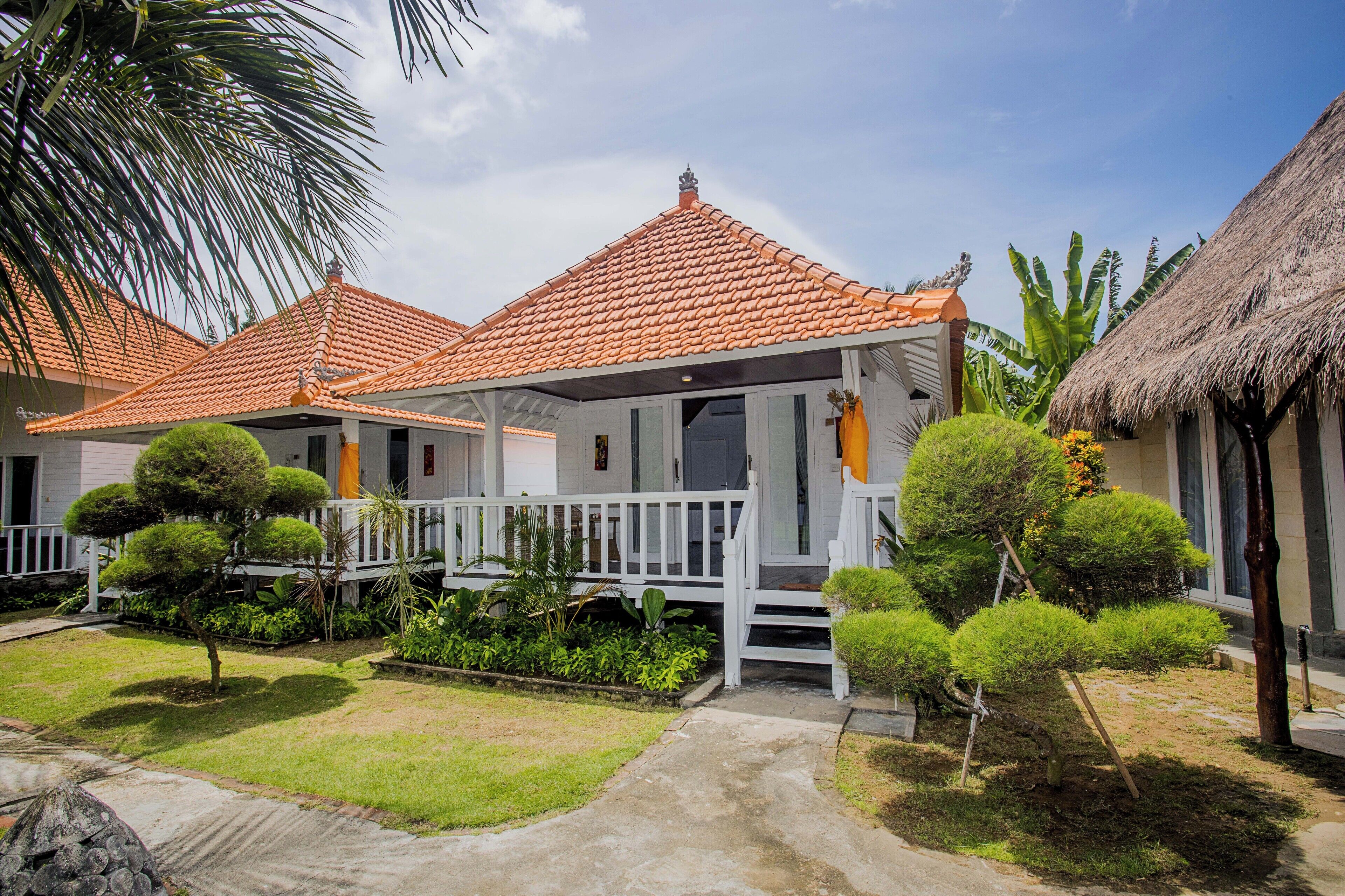 Deluxe Hut Double Room With Pool View