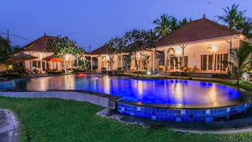 Outdoor pool, open 7:00 AM to 9:00 PM, pool umbrellas, pool loungers
