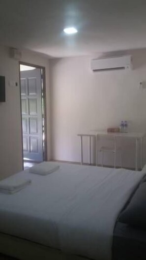 Chalet, 1 Bedroom | Iron/ironing board, free WiFi