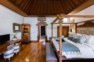 Minibar, caja fuerte, escritorio y sistema de insonorización