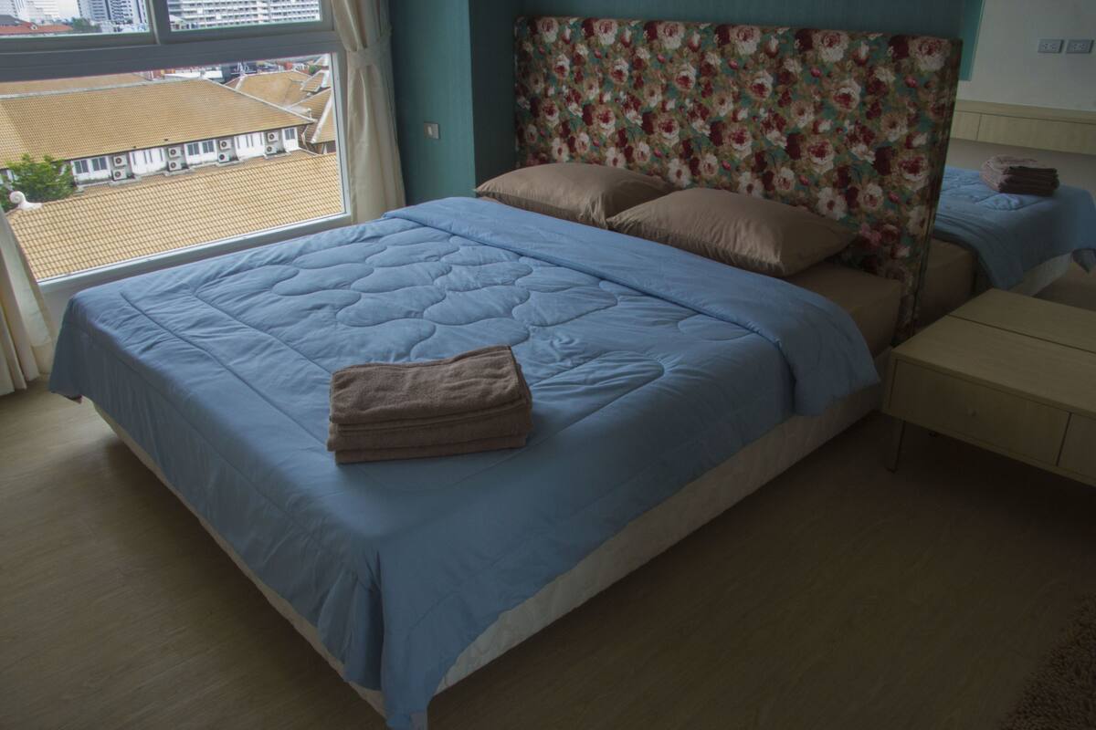 Caja de seguridad en la habitación y sistema de insonorización 