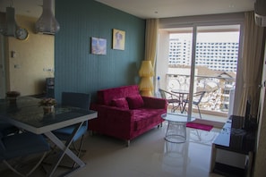 Flat-screen TV - Grande Caribbean Pattaya Apartment (Pattaya)