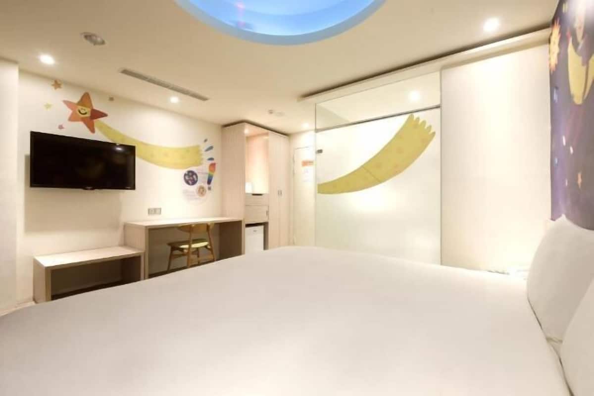 Desk, blackout curtains, iron/ironing board, free WiFi