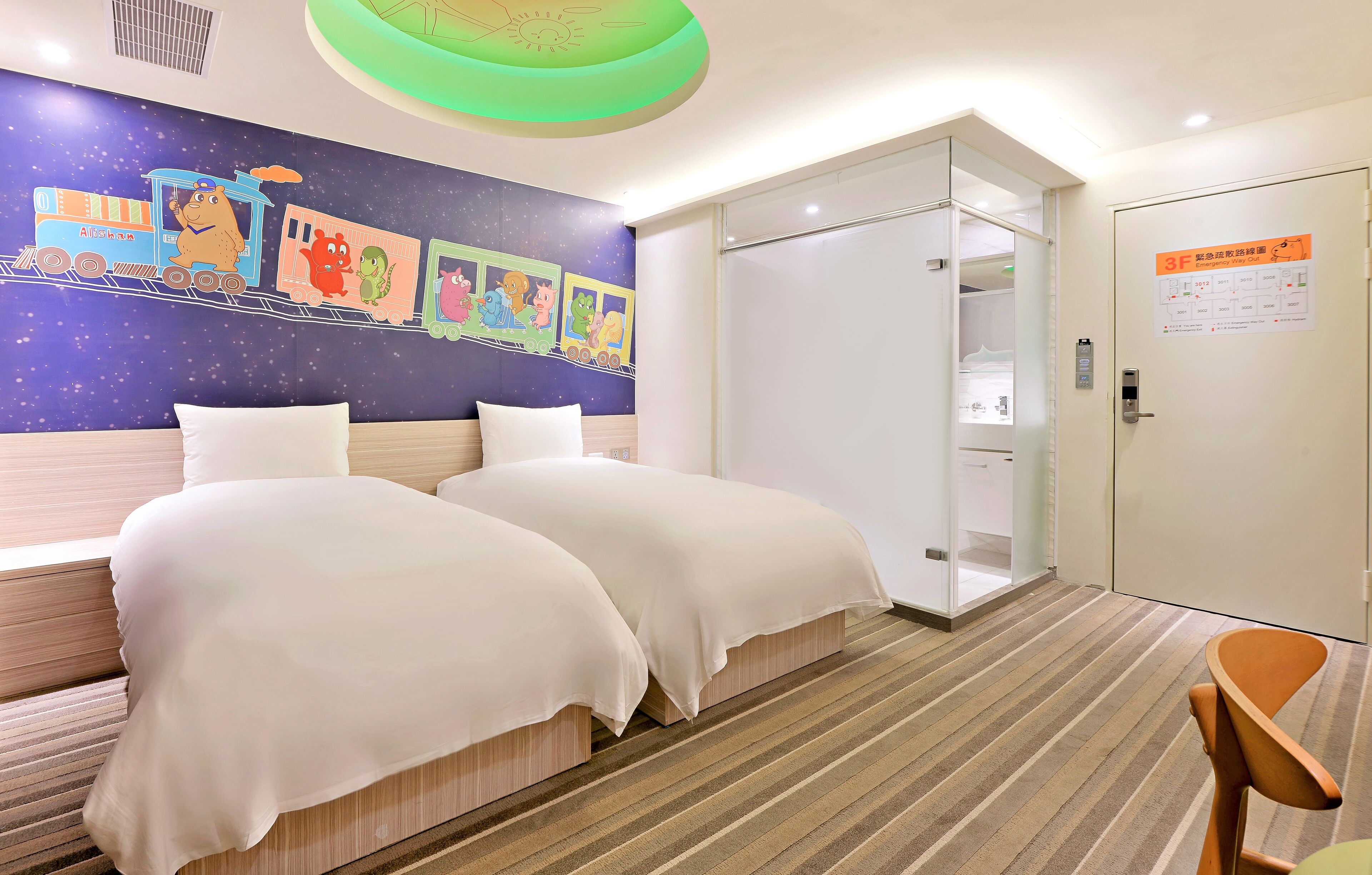 senior twin room, multiple beds | interior detail