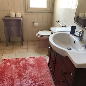 Hair dryer, towels