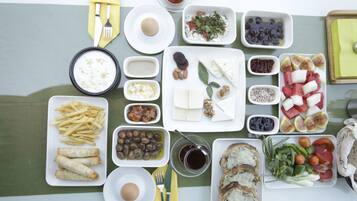 Esmorzar diari complet gratuït