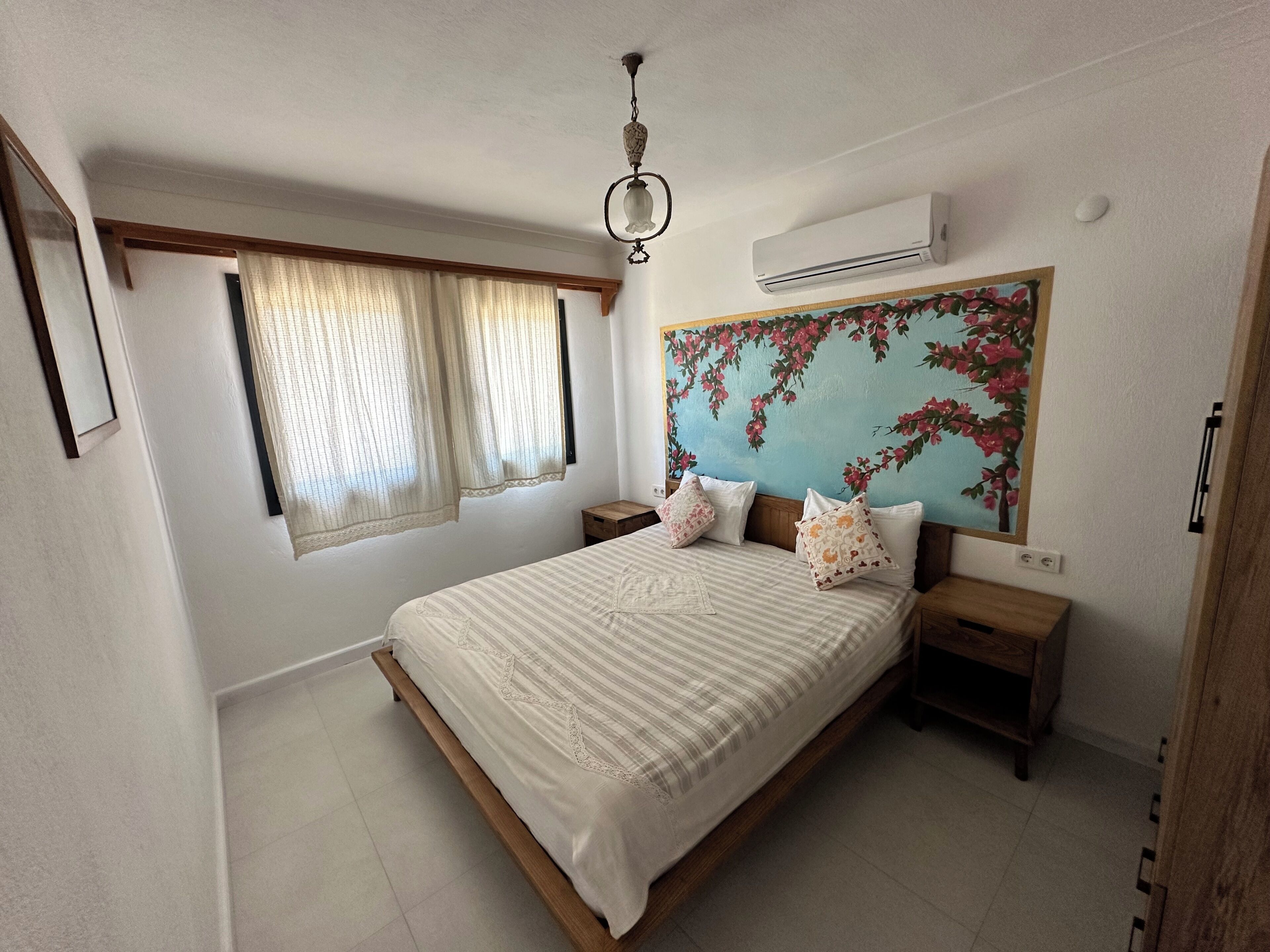 Habitació bàsica | Minibar amb articles gratuïts, escriptori i wifi gratuïta 