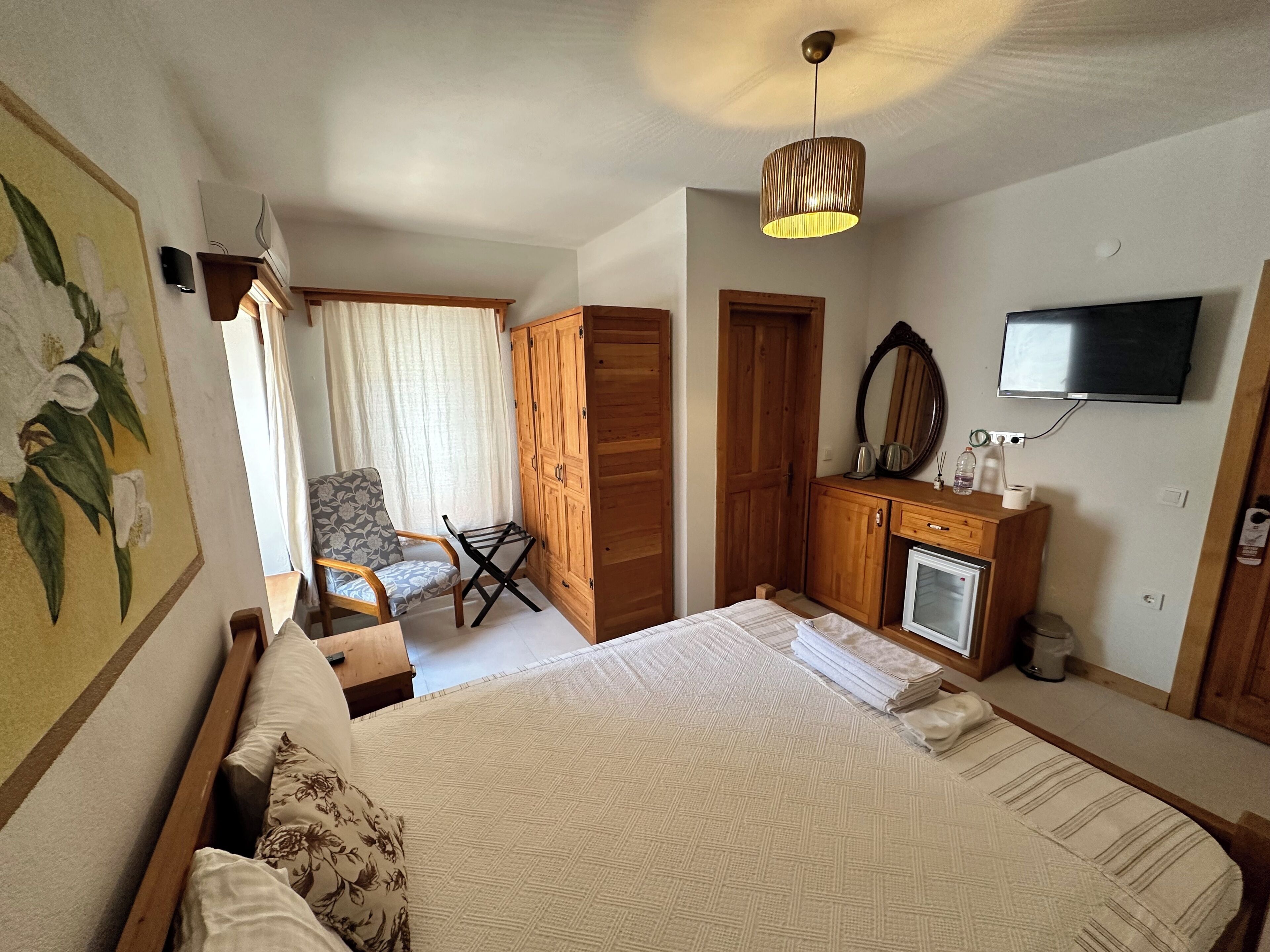 Rom – basic | Minibarvarer (inkludert), skrivebord og wi-fi (inkludert)