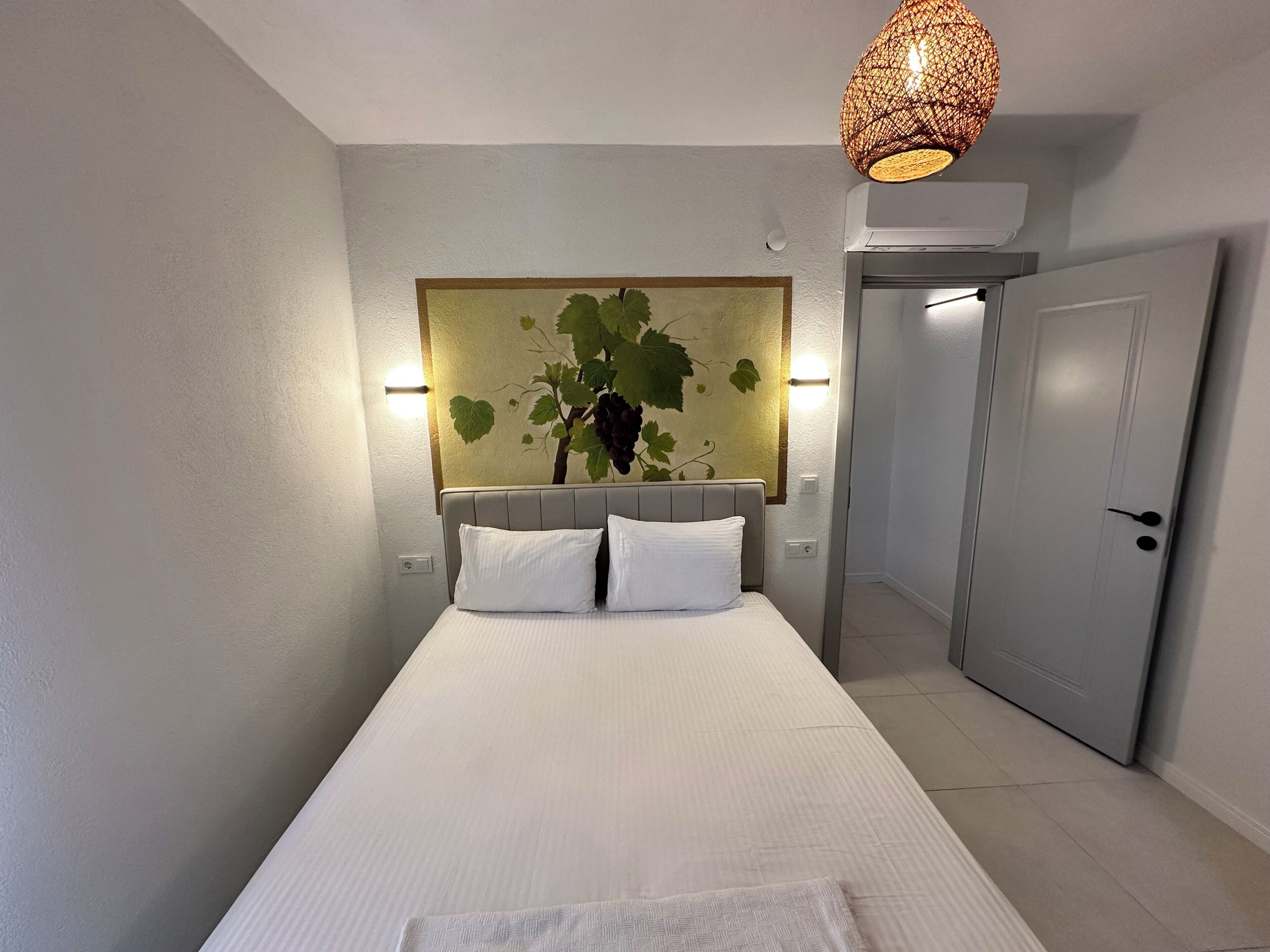 Habitació bàsica | Minibar amb articles gratuïts, escriptori i wifi gratuïta 