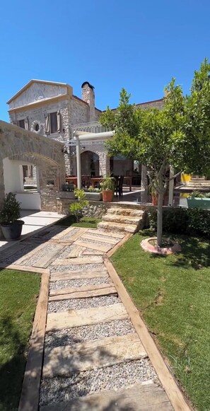 Front of property - Eski Datça Otel (Datça)