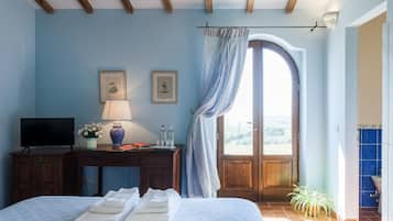 Deluxe Double Room | Desk, laptop workspace, soundproofing, free WiFi