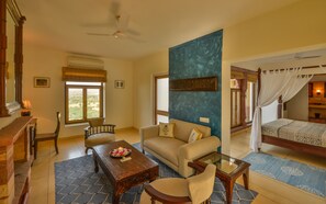 Luxury Suite, 1 King Bed, Valley View | Egyptian cotton sheets, premium bedding, desk, rollaway beds - Ramathra Fort (Sapotra)