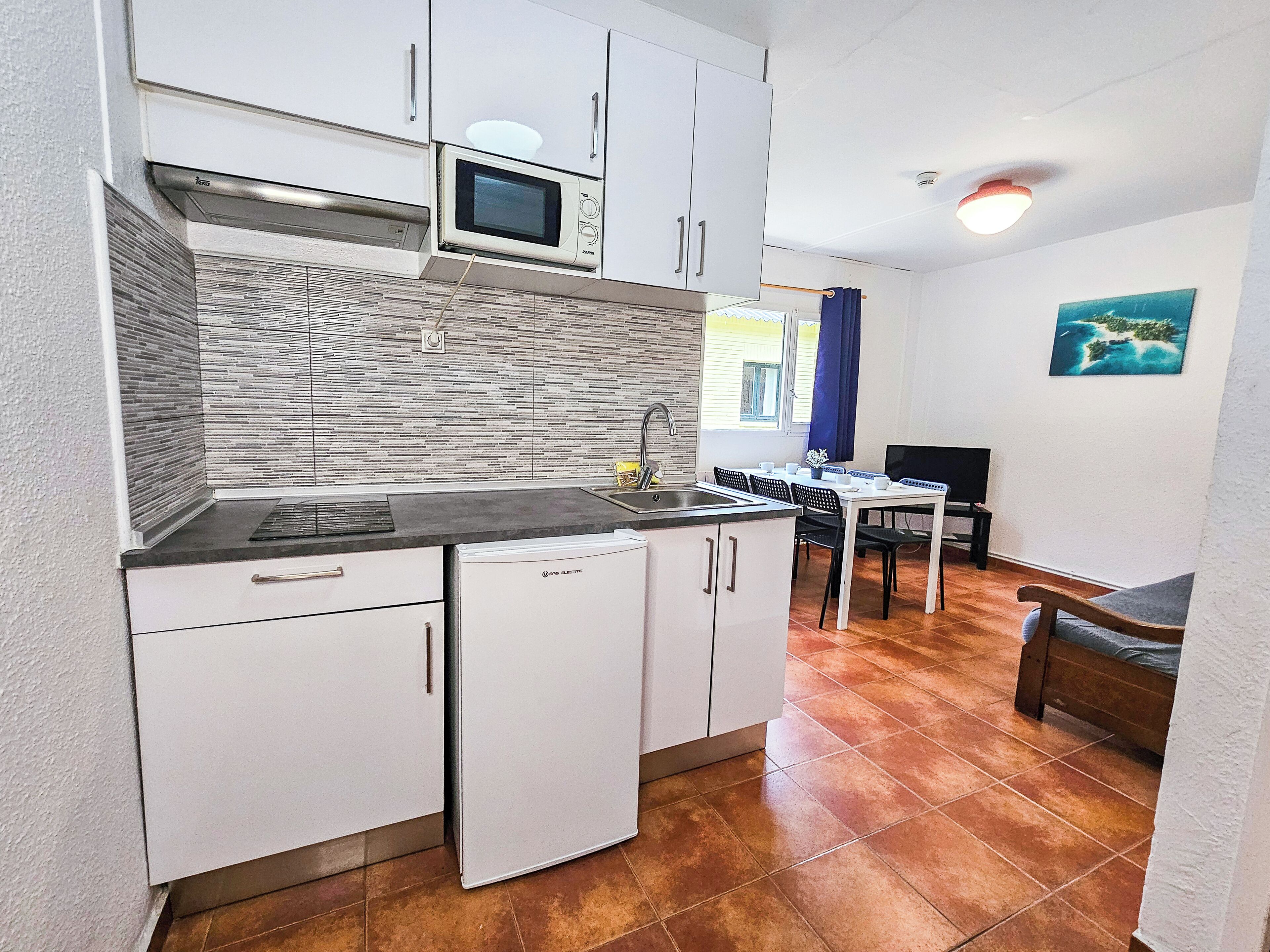 Apartment, 3 Bedrooms (6 pax) | Private kitchen | Full-size fridge, microwave, stovetop, cookware/dishes/utensils