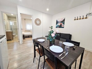 Apartment, 1 Schlafzimmer | Esszimmer