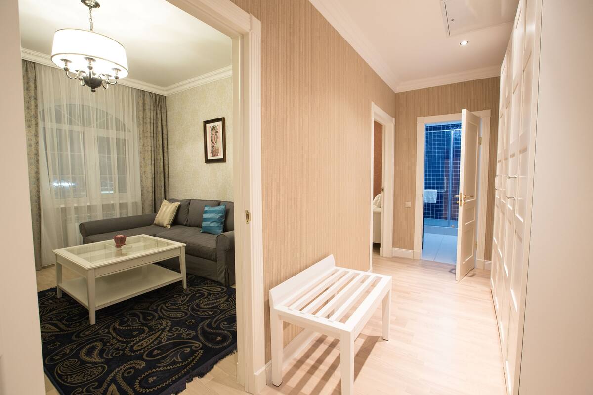 Apartment (Monte Carlo) | Minibar, in-room safe, desk, rollaway beds