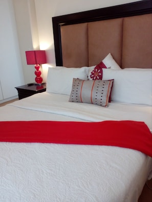 Executive Loft, 3 Bedrooms, Terrace, City View | 3 bedrooms, premium bedding, individually decorated, desk