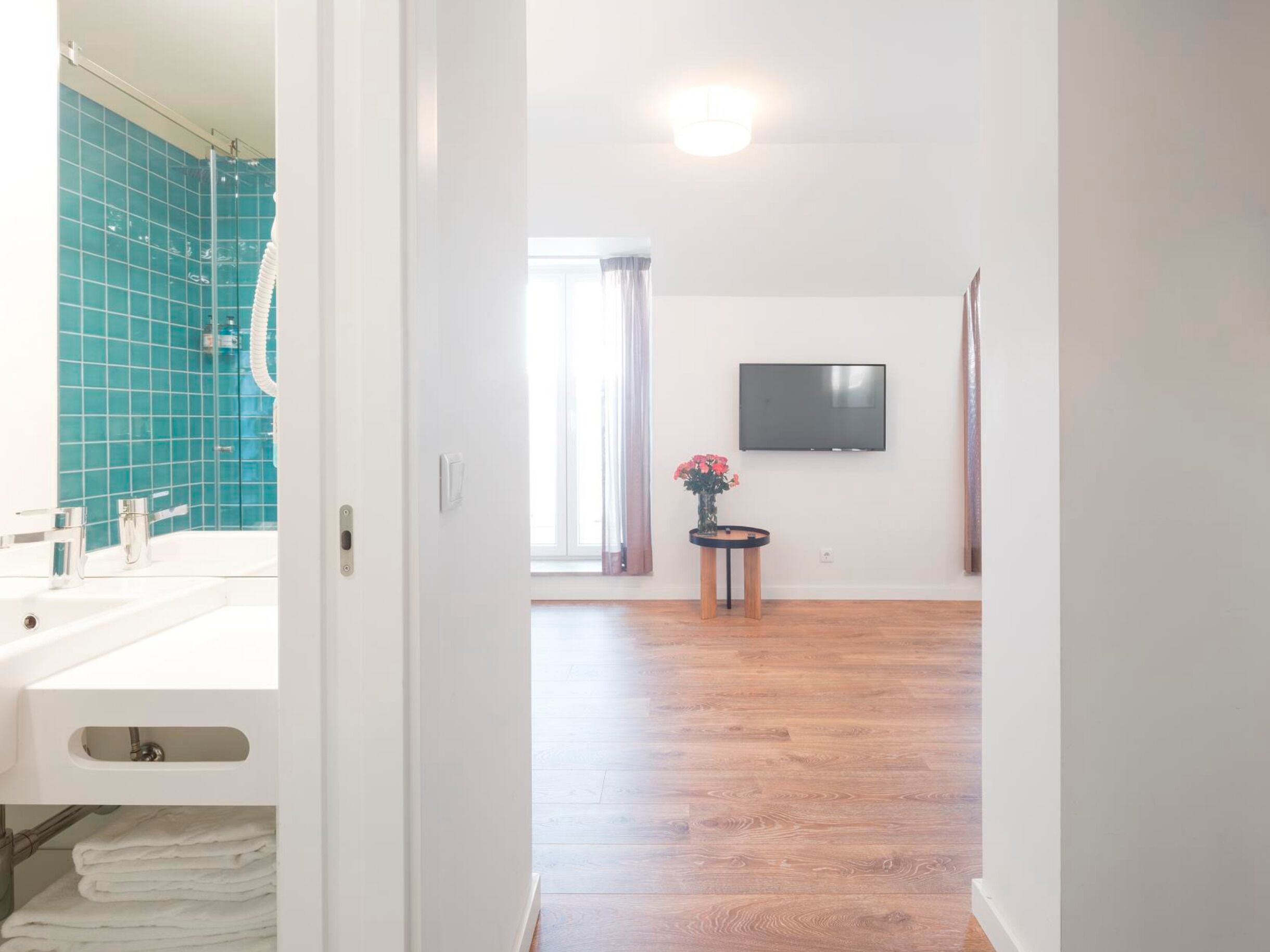 Superior One-Bedroom Apartment | Premium bedding, memory-foam beds, minibar, in-room safe