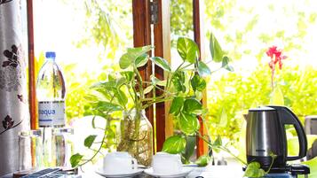 Double Room Beach Front Sea View | Seprai premium, brankas, meja kerja, dan ruang kerja ramah laptop