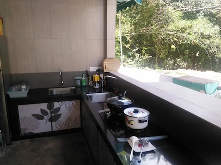 Ducha, artículos de tocador gratuitos, bidet, toallas. Green Peace Sungai Lembing