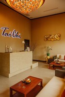 Couples treatment rooms, sauna, hot tub, aromatherapy