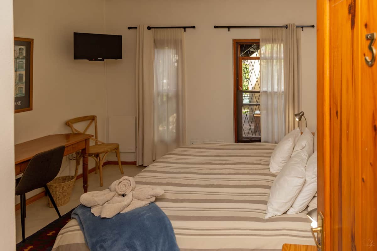 Double Room Ground Floor | 8 多间卧室、高档床上用品、泰普尔床垫、迷你吧