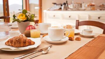 Colazione a buffet inclusa