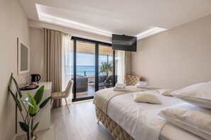 Exclusieve kamer, niet-roken, uitzicht op zee | Luxe beddengoed, een kluis op de kamer, individueel gedecoreerd
