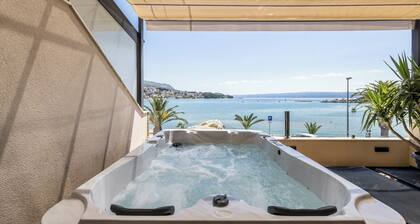 Sea View Luxury Rooms Seven of Nine