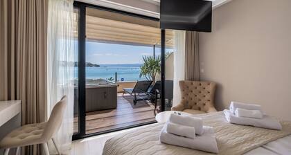 Sea View Luxury Rooms Seven of Nine