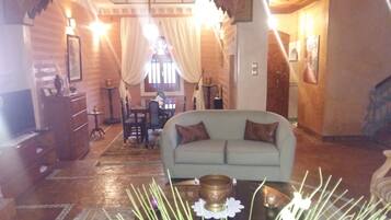 Biệt thự | Khu phòng khách | TV màn hình phẳng