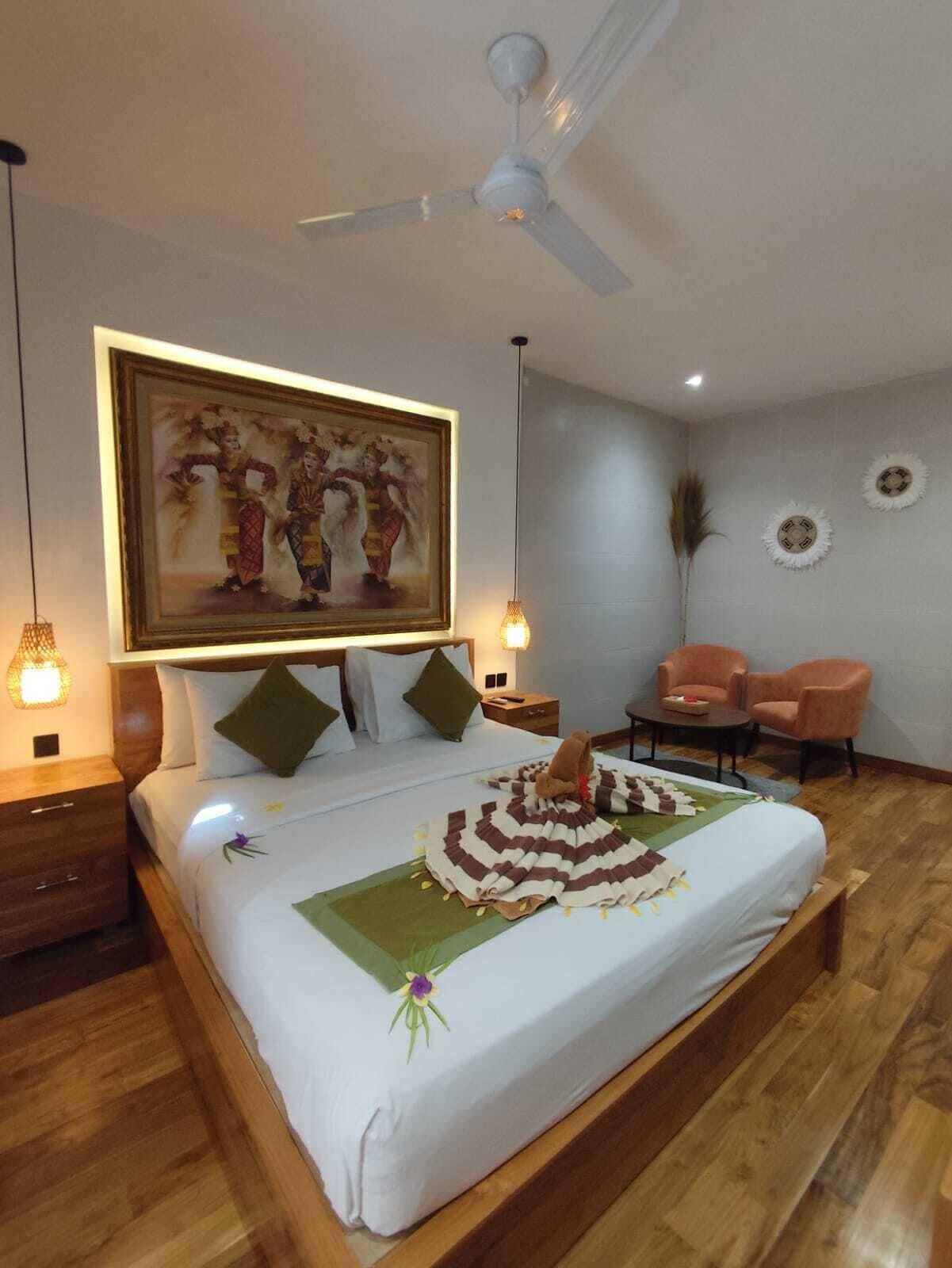 Honeymoon Suite | Premium bedding, minibar, in-room safe, desk