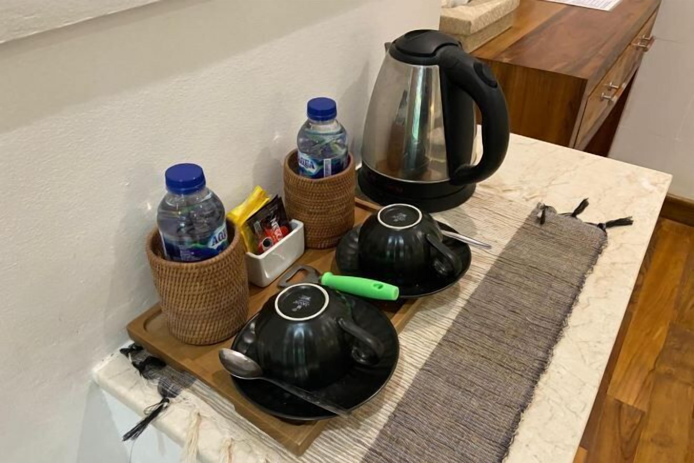 Cà phê và/hoặc dụng cụ pha