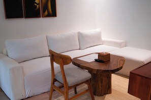 Biệt thự, 1 phòng ngủ, hồ bơi riêng | Khu phòng khách | TV LED 