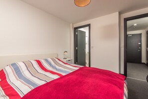 2 bedrooms, iron/ironing board, free cribs/infant beds, free WiFi