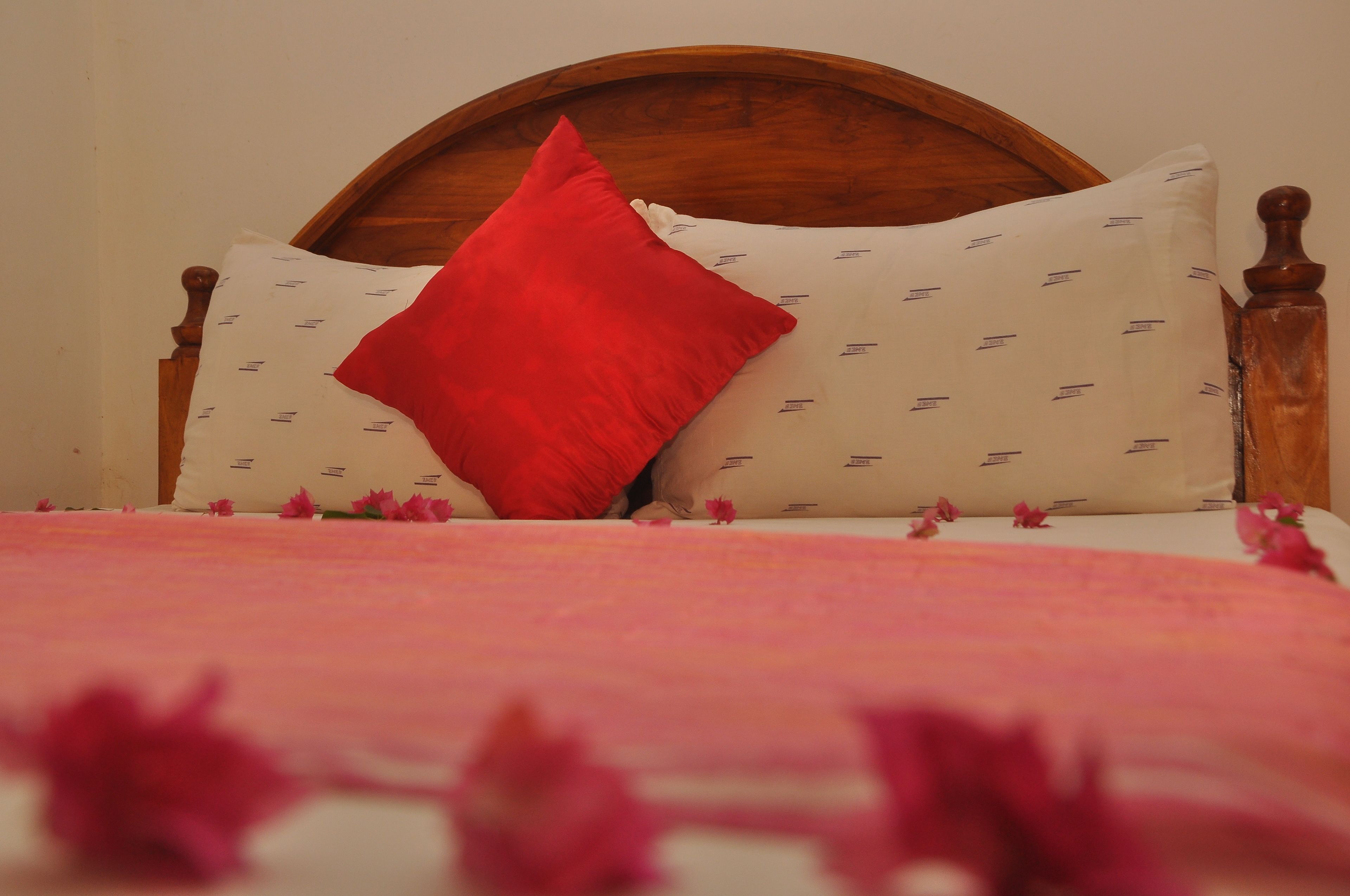 Eenvoudige tweepersoonskamer | Een kluis op de kamer, gratis wifi