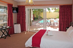 Individually decorated, individually furnished, desk, free WiFi - Durban Manor Guest House (Umhlanga)