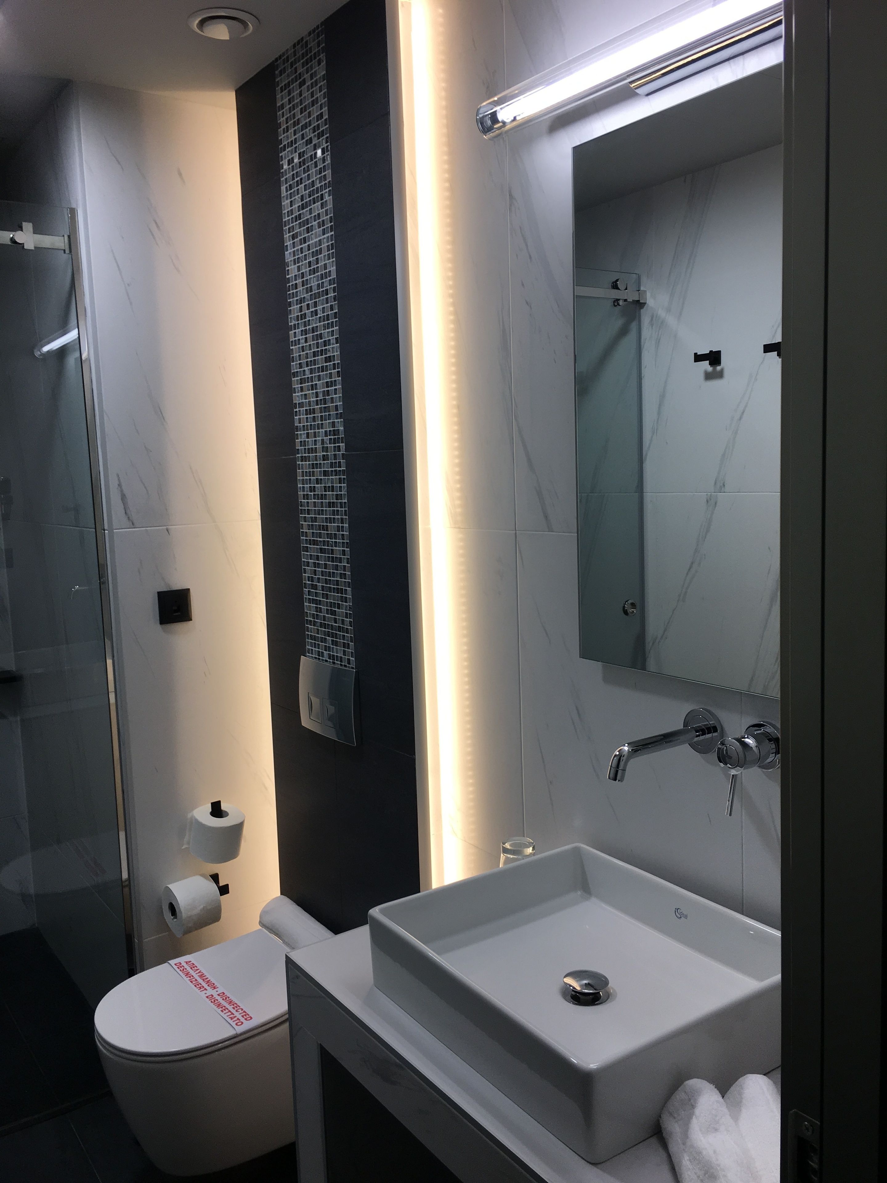 junior suite, balcony | bathroom | shower, free toiletries, hair dryer, bathrobes