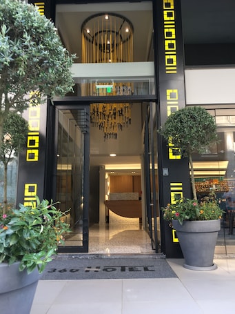 Garden. 360 Degrees Pop Art Hotel