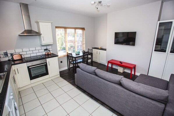 Superior Apartment, 3 Bedrooms | Living room