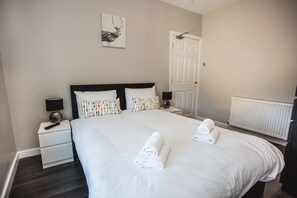 Superior-Apartment, 3 Schlafzimmer | 1 Schlafzimmer, Bügeleisen/Bügelbrett, kostenloses WLAN