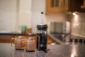 Fridge, microwave, oven, stovetop - Giant SA Eglantine Lodge (Belfast)