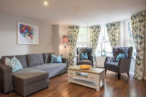 Flat-screen TV, Netflix - Giant SA Eglantine Lodge (Belfast)