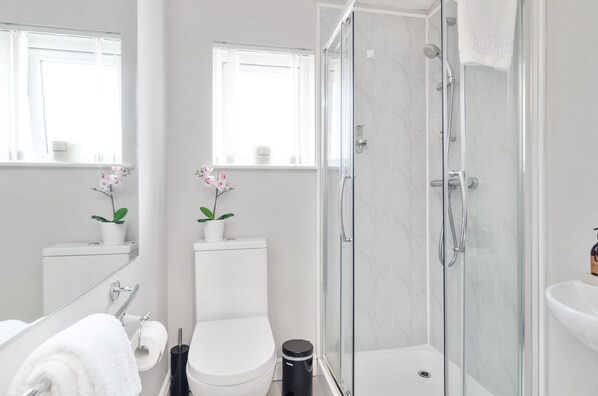 Standard Apartment, 1 Double Bed with Sofa bed | Bathroom
