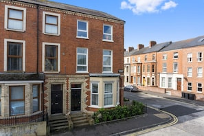 Front of property - Giant SA Duncairn House (Belfast)