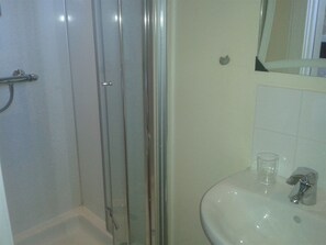 Bathroom - Capital House (Edinburgh)