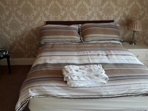 ห้องสวีท, ห้องน้ำในตัว (Room 5) | 1 ห้องนอน